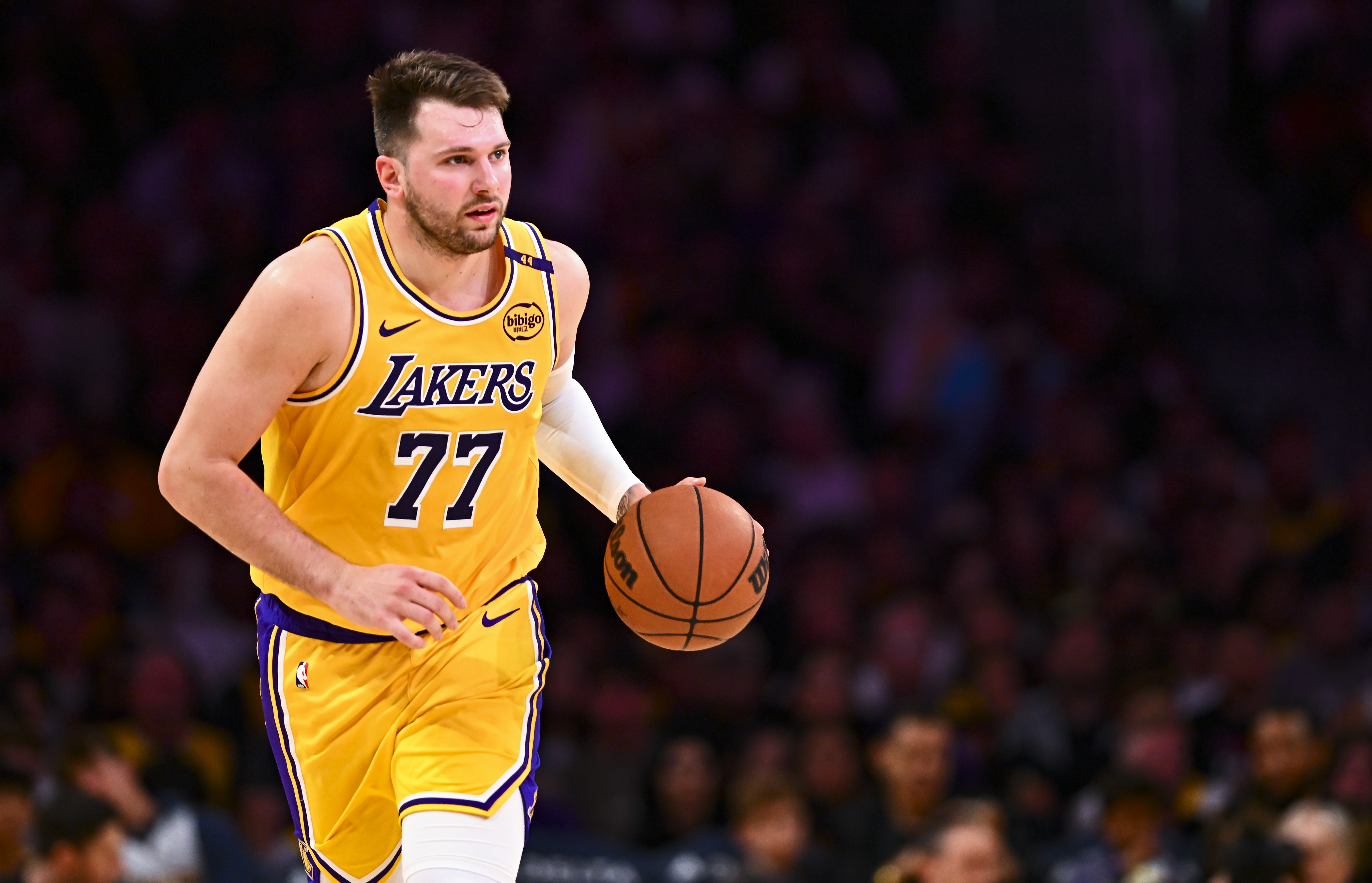 爱游戏在线-尼克斯强势鹈鹕，东契奇绝境逆转的简单介绍