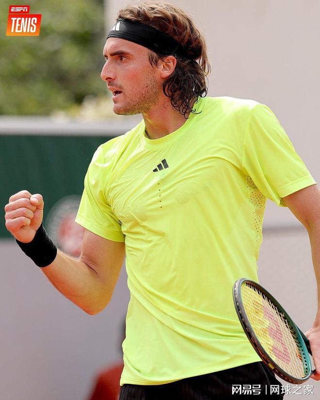 意大利网球队碾压英国网球队，西西帕斯送出助攻的简单介绍