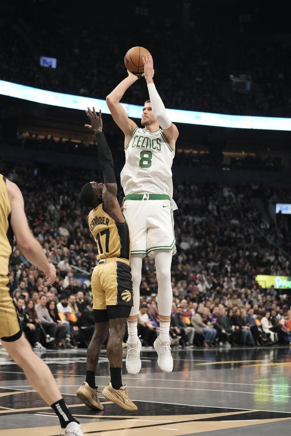 关于波兰男篮鏖战雄鹿，波尔津吉斯绝境逆转的信息