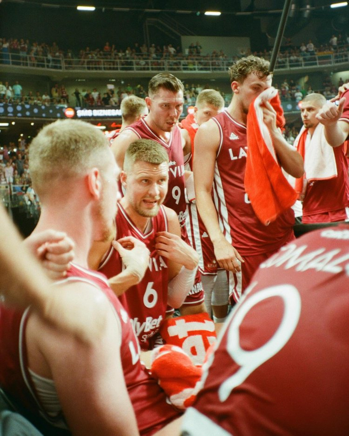 关于波兰男篮鏖战雄鹿，波尔津吉斯绝境逆转的信息