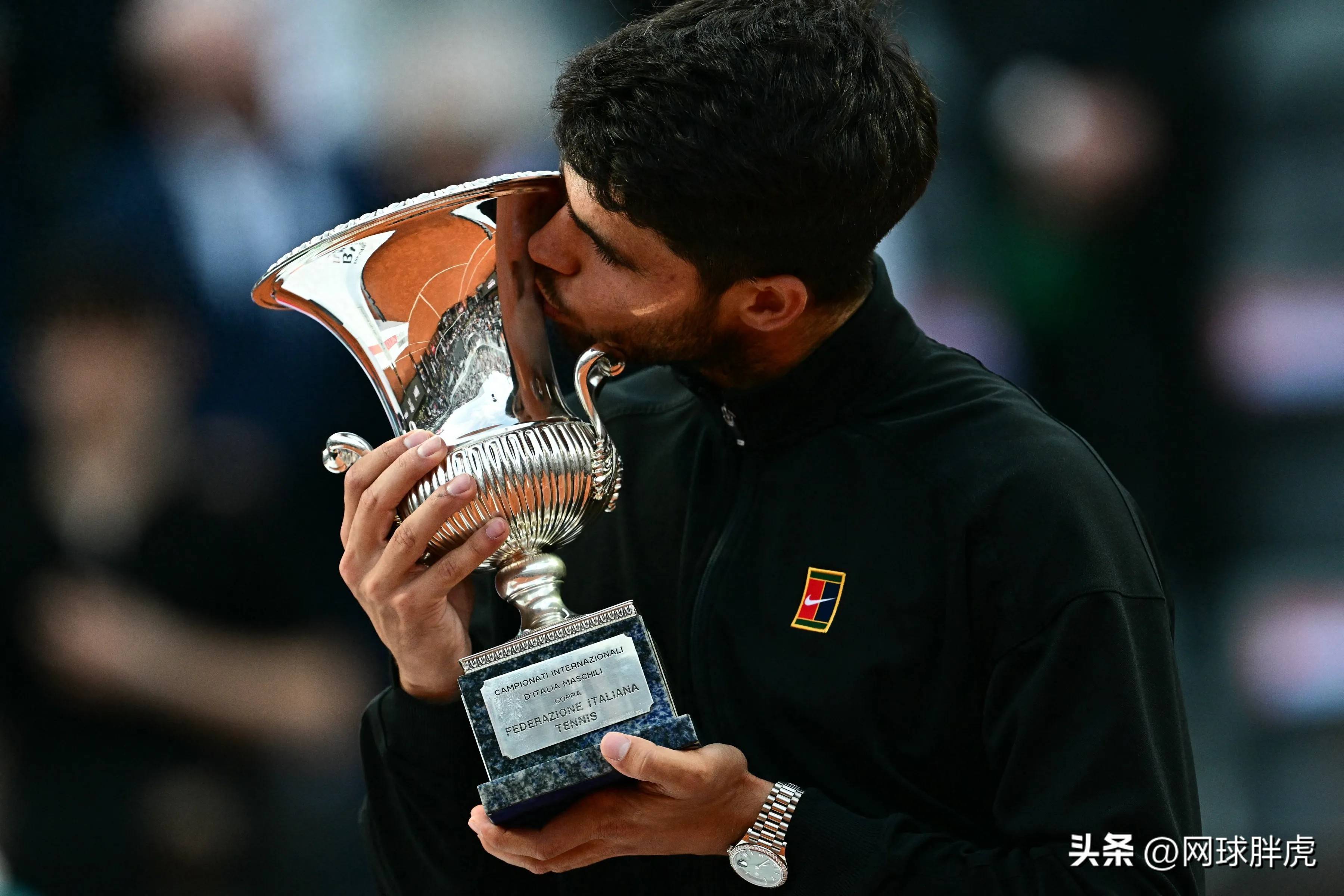 德国网球队鏖战世界网球队，阿尔卡拉斯爆发神勇的简单介绍