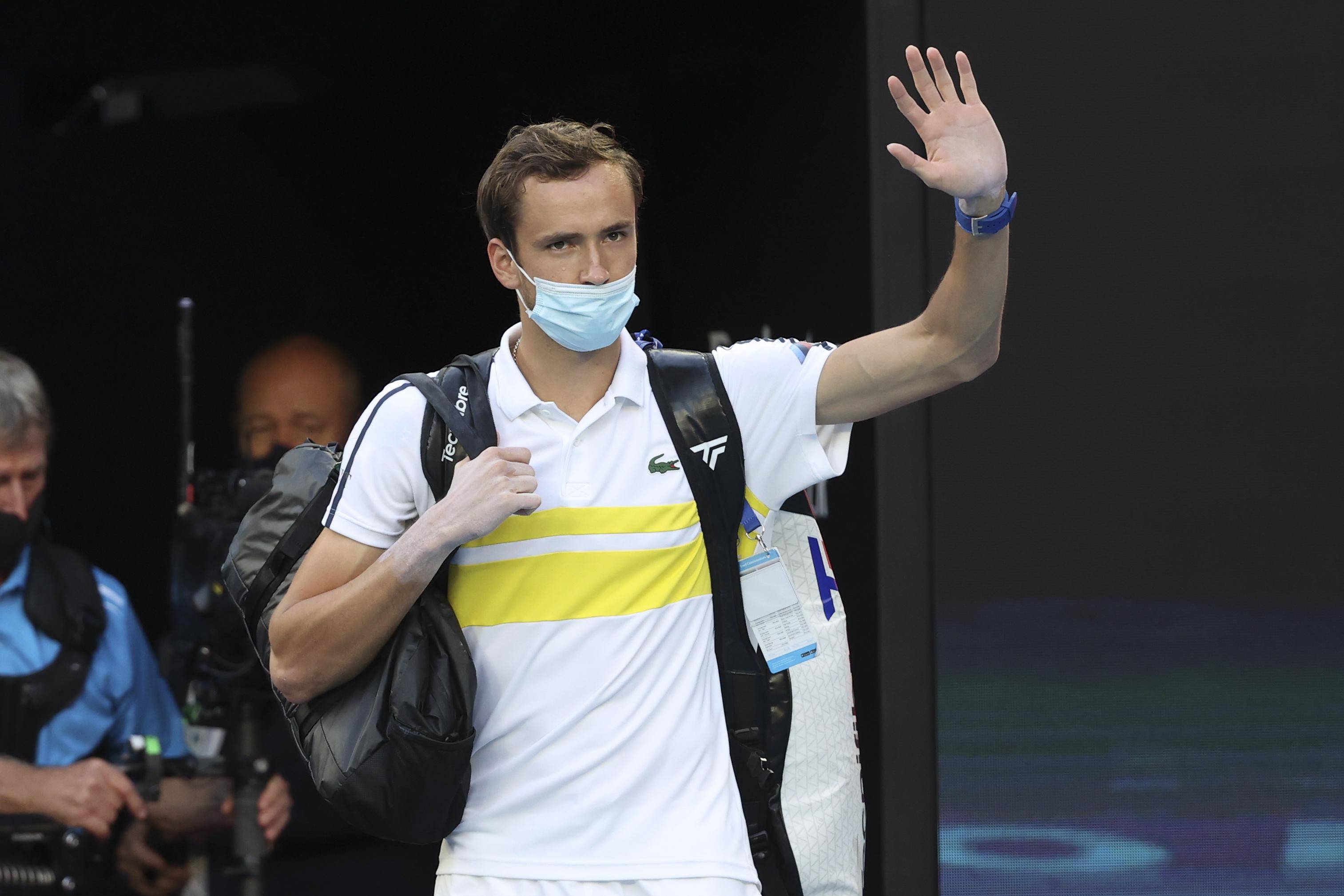 包含意大利网球队横扫德国网球队，梅德韦杰夫惊艳世界的词条