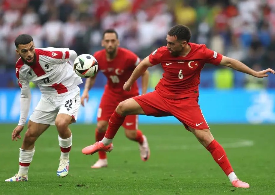 包含欧洲球队之间的较量，双方实力均衡的词条