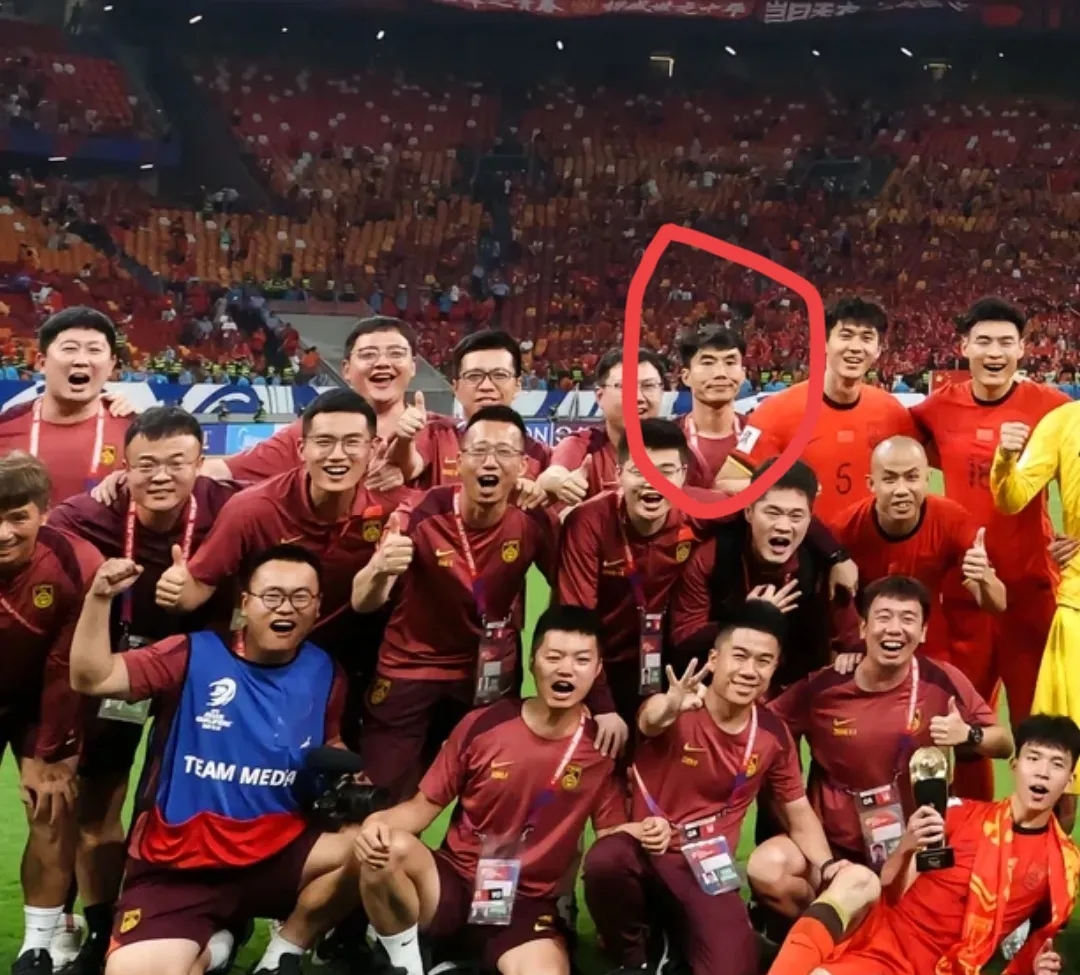 亚洲足球联赛冠军争霸，实力对决引发球迷狂热的简单介绍