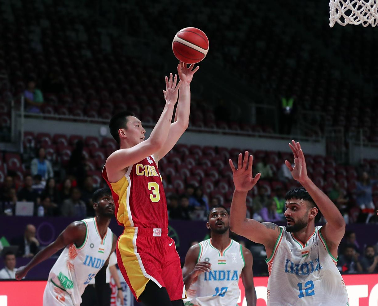 关于约旦篮球英雄击败对手，展现超凡实力的信息