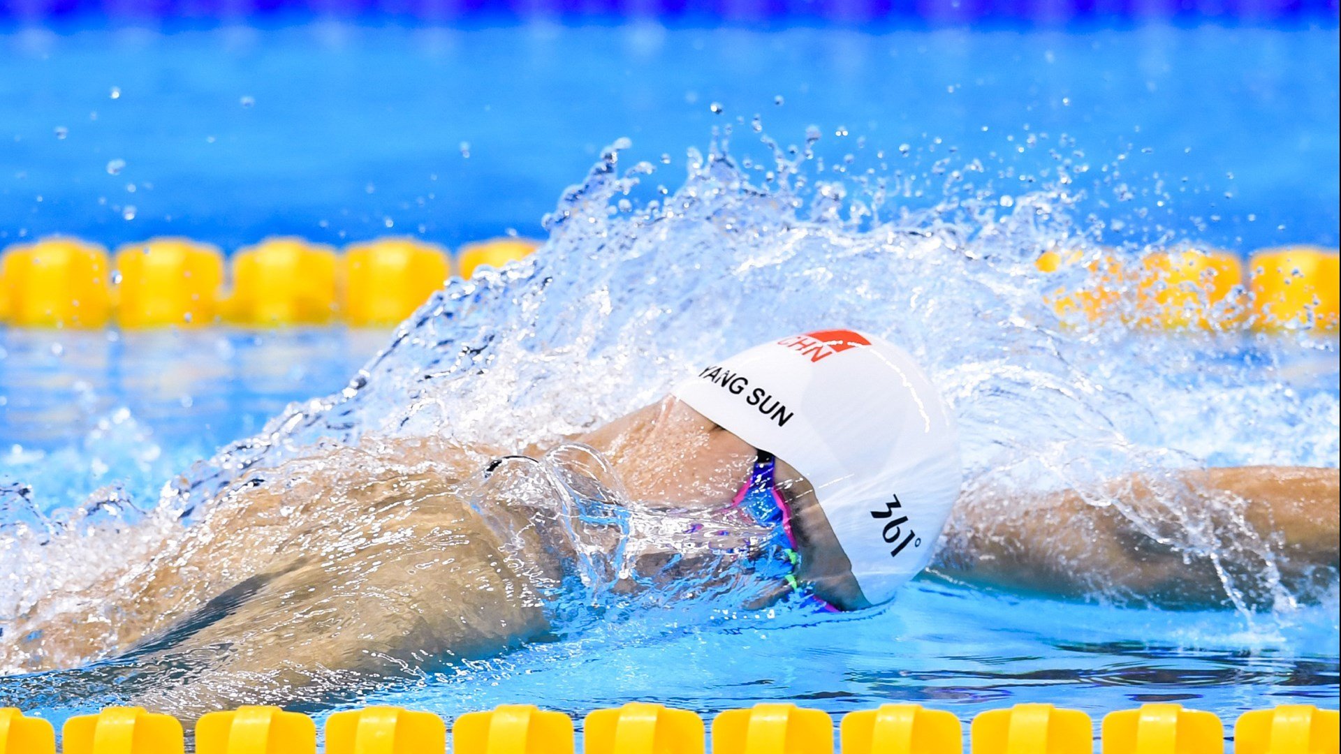 欧冠半决赛焦点战，雄鹿带走独行侠