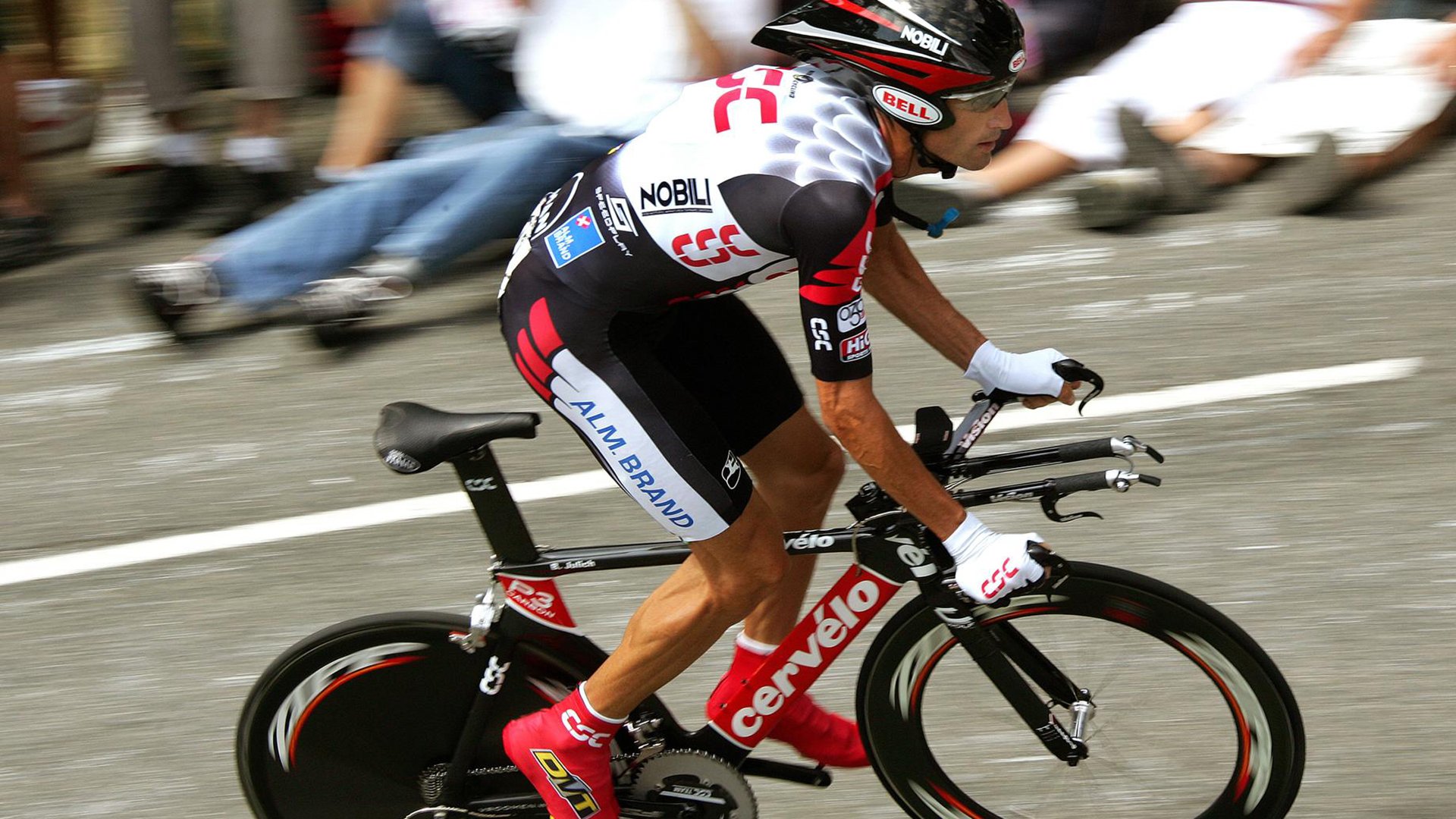 赛道与球场，当F1引擎轰鸣遇见哈利伯顿的致命穿透